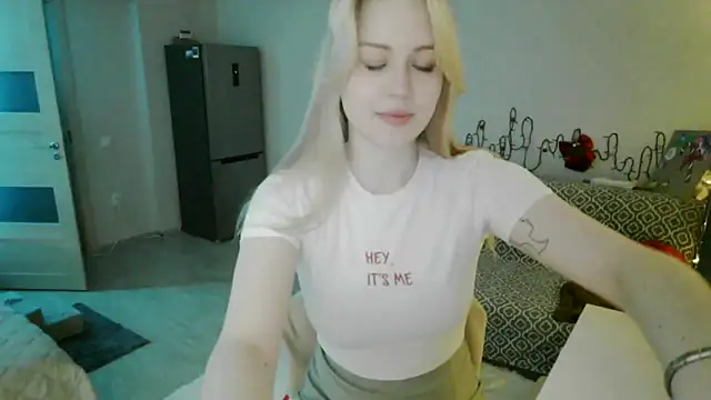 LunaPeony online show from March 2026 05:40:01 PM