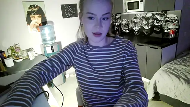 LunaPeony online show from February 2026 06:18:02 PM