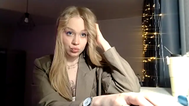 LunaPeony online show from April 2026 06:14:01 PM