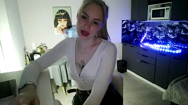 LunaPeony online show from February 2026 03:32:01 PM