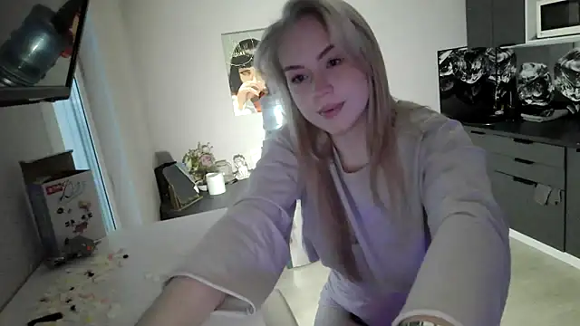 LunaPeony online show from February 2026 10:46:02 AM