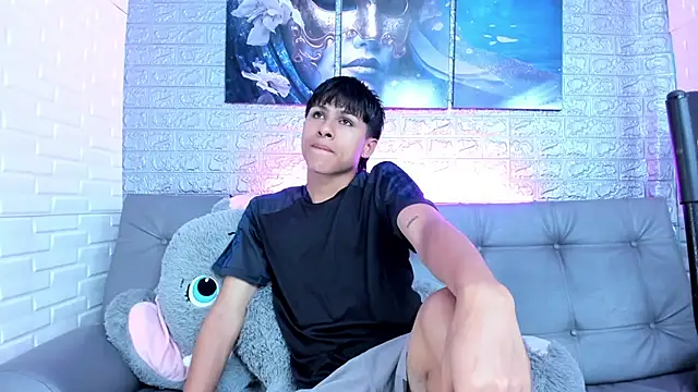 StormLuxX online show from February 2026 06:32:01 PM