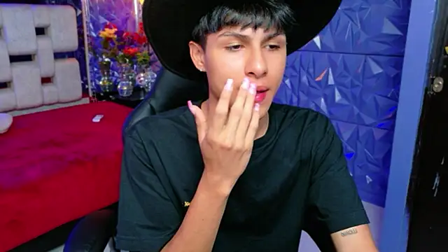 StormLuxX online show from February 2026 07:47:01 PM