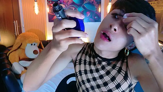 StormLuxX online show from April 2026 01:47:01 PM