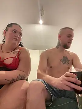 JohnnyandAlice online show from December 2025 08:21:01 PM