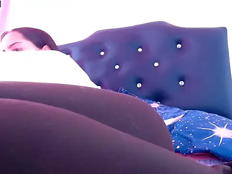 MisNicol online show from April 2026 02:51:02 PM