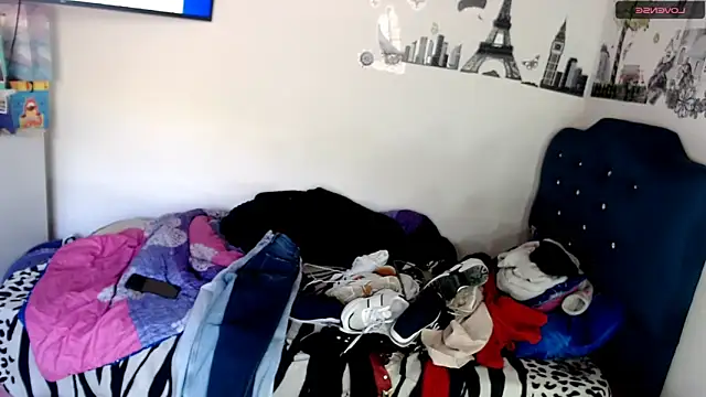 MisNicol online show from January 2026 02:42:02 PM