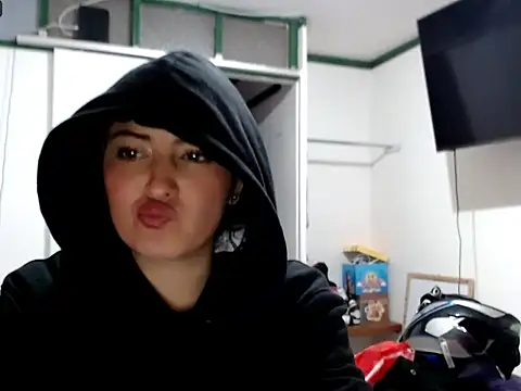 MisNicol online show from April 2026 11:45:02 PM