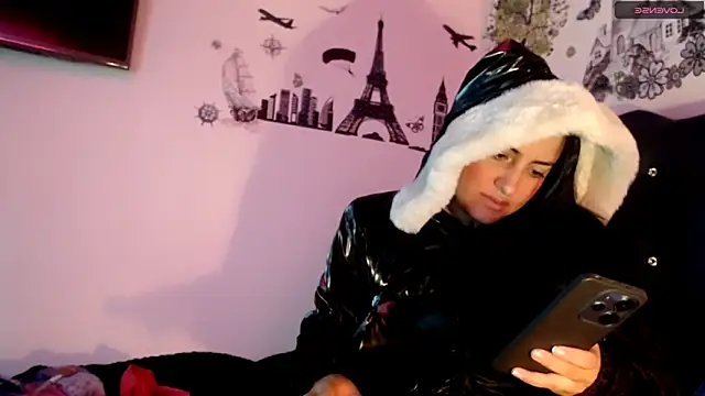 MisNicol online show from January 2026 01:04:04 PM