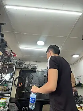 Johan stick online show from December 2025 03:36:02 PM