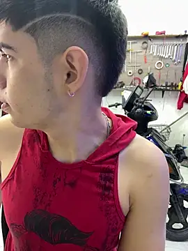 Johan stick online show from December 2025 05:08:01 PM