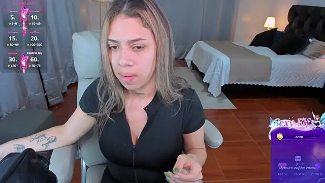 Snapshot of Zara_Wolf_ chatting on February 2026 11:54:02 AM Zara Wolf online show from February 2026 11:54:02 AM