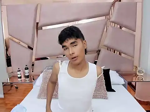 Snapshot of LittleNito chatting on December 2025 08:03:01 PM LittleNito online show from December 2025 08:03:01 PM