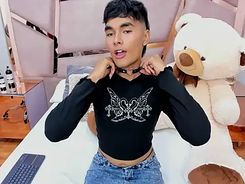 Snapshot of LittleNito chatting on December 2025 08:06:02 PM LittleNito online show from December 2025 08:06:02 PM