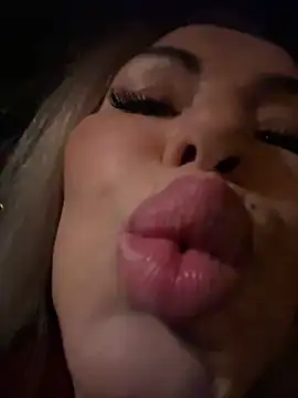 AnikaSunshine online show from April 2026 08:55:02 PM