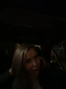 AnikaSunshine online show from April 2026 06:47:01 PM