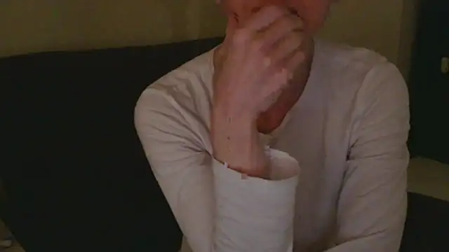 Snapshot of AuroraAG chatting on March 2026 12:54:02 PM AuroraAG online show from March 2026 12:54:02 PM