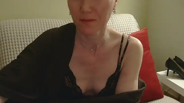 Snapshot of AuroraAG chatting on April 2026 09:18:02 PM AuroraAG online show from April 2026 09:18:02 PM