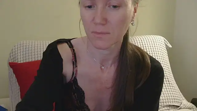 Snapshot of AuroraAG chatting on April 2026 12:28:02 PM AuroraAG online show from April 2026 12:28:02 PM