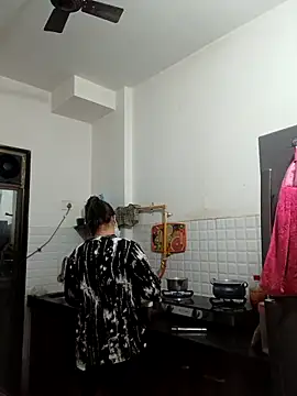 Snapshot of shilpa-singh chatting on December 2025 05:57:05 PM shilpa-singh online show from December 2025 05:57:05 PM