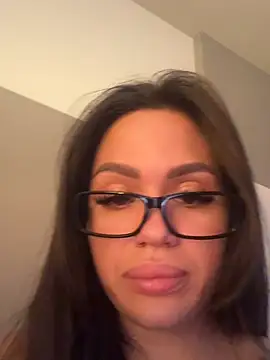 SiennaLuxexx online show from July 2026 04:39:02 PM