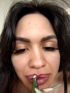 SiennaLuxexx online show from April 2026 10:17:01 AM