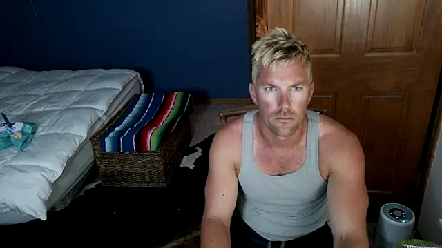 Snapshot of SpunRedneck chatting on June 2026 02:17:01 AM SpunRedneck online show from June 2026 02:17:01 AM