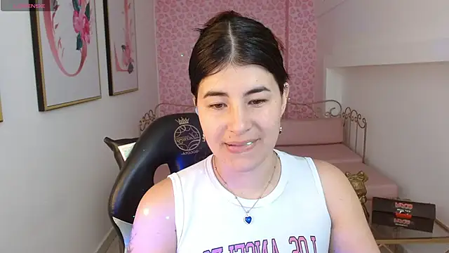 Nina harpper  online show from April 2026 01:26:01 PM