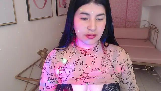 Nina harpper  online show from December 2025 01:02:02 PM