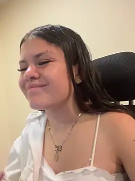 Camila Duarte2 online show from February 2026 02:06:01 PM