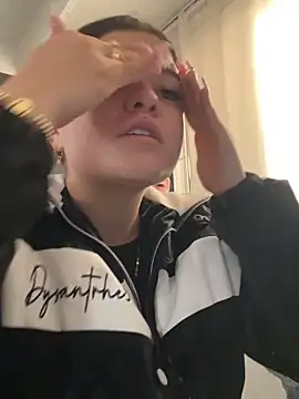 Camila Duarte2 online show from January 2026 01:37:02 PM