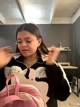 Camila Duarte2 online show from December 2025 02:04:01 PM