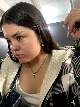 Camila Duarte2 online show from December 2025 01:15:01 PM