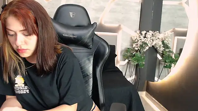 NaughtyNebula online show from December 2025 10:21:02 PM