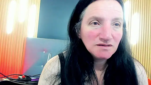 Snapshot of Andre_cloefoxx_ chatting on March 2026 04:03:02 AM Andre cloefoxx online show from March 2026 04:03:02 AM