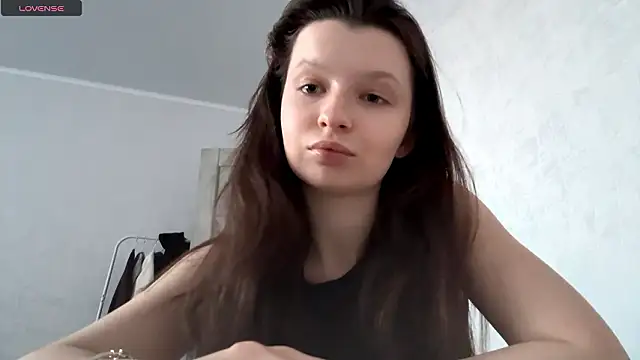 Snapshot of EllieBerrie chatting on March 2026 02:28:01 PM EllieBerrie online show from March 2026 02:28:01 PM