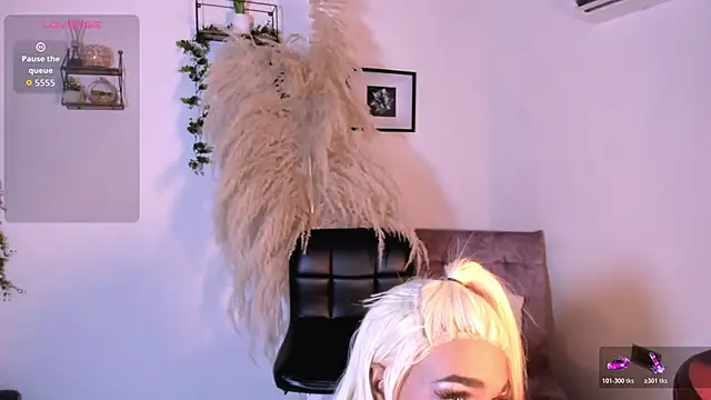 Isa Bellats online show from April 2026 10:28:02 PM