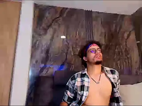 EnzoDarkwood online show from December 2025 01:35:01 PM