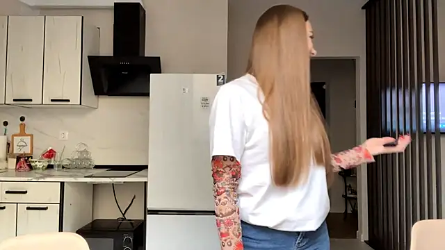 Adelle Love online show from December 2025 09:22:02 AM