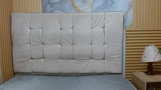 Snapshot of millyjones303av chatting on December 2025 05:25:01 PM millyjones303av online show from December 2025 05:25:01 PM