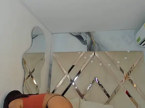 Ladymadinght online show from December 2025 01:28:01 PM