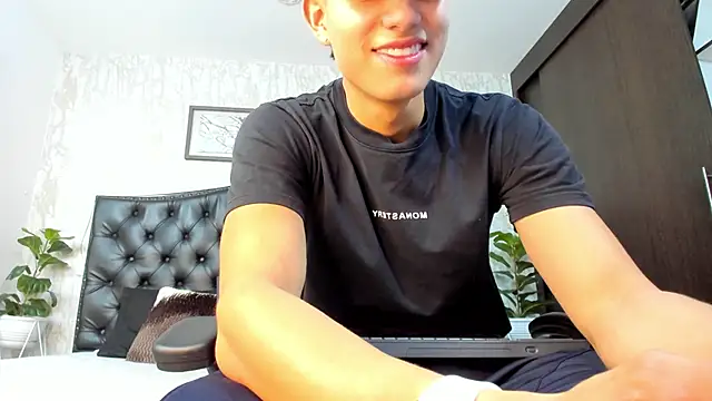 Lander Cruz online show from March 2026 08:20:02 PM