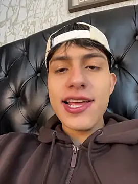 Lander Cruz online show from December 2025 04:10:02 PM