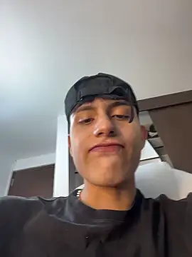 Lander Cruz online show from June 2026 06:13:01 PM