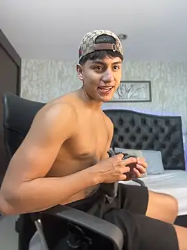 Lander Cruz online show from July 2026 07:47:02 PM