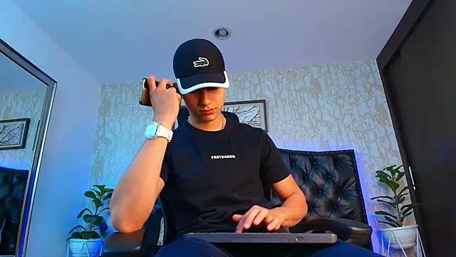 Lander Cruz online show from March 2026 07:19:01 PM