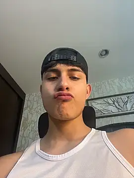 Lander Cruz online show from April 2026 08:57:02 PM