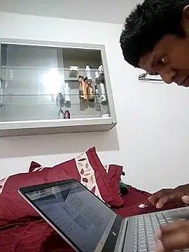pollona2025 online show from May 2026 05:37:02 AM
