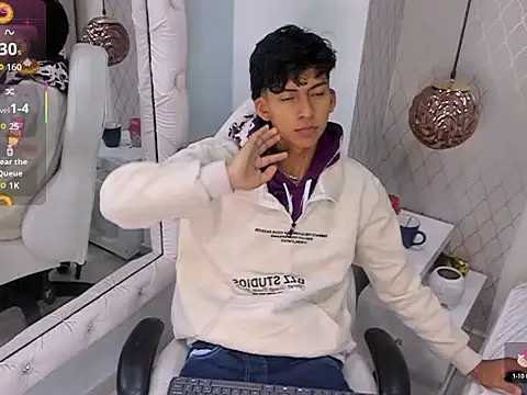 Snapshot of Valentino_Lux chatting on December 2025 12:00:01 PM Valentino Lux online show from December 2025 12:00:01 PM