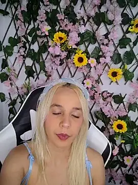 KasumiSophia online show from April 2026 12:12:01 PM